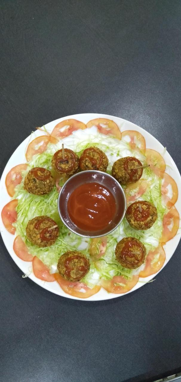 帕拉斯广场酒店 Rishīkesh 外观 照片