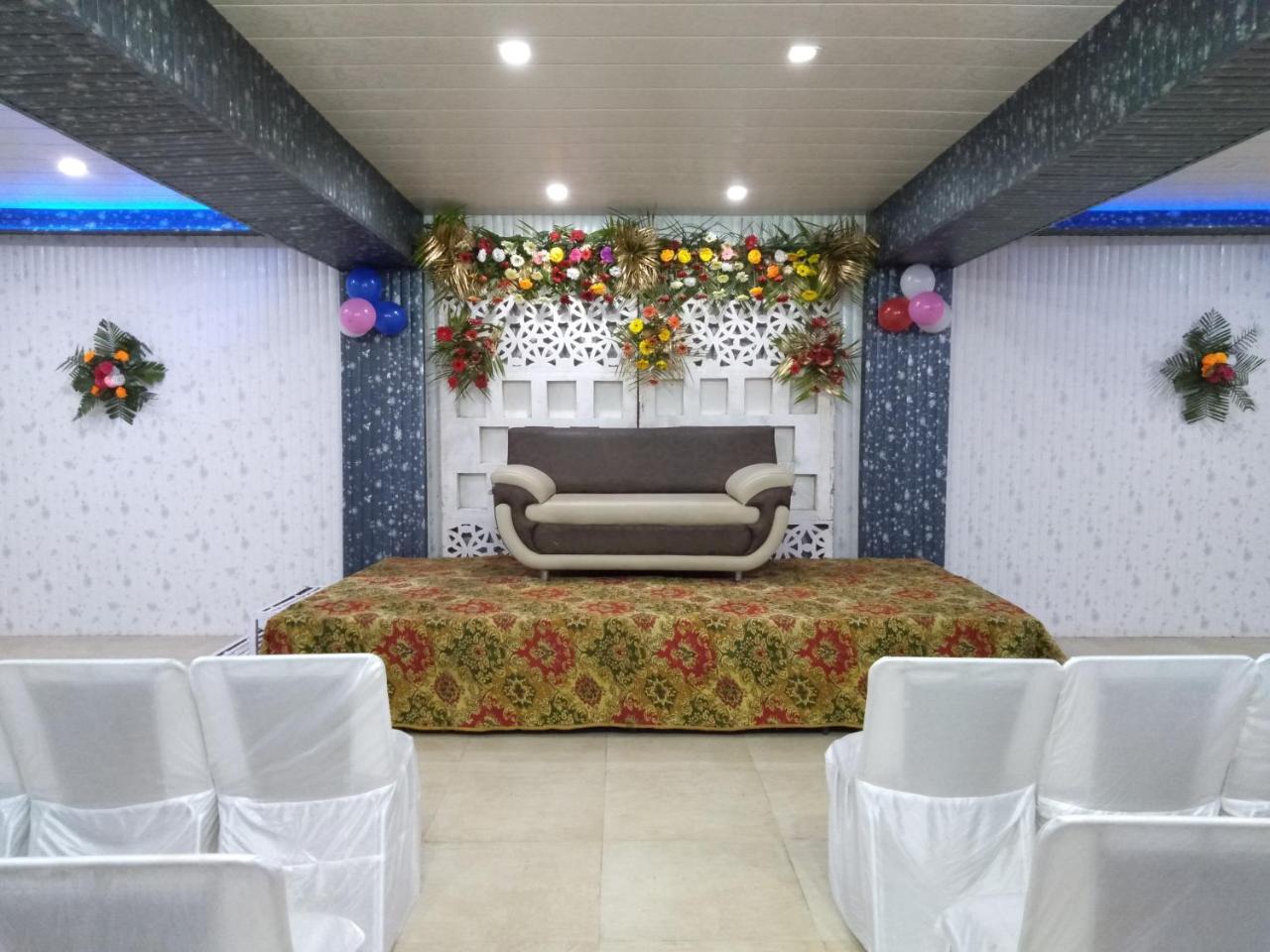 帕拉斯广场酒店 Rishīkesh 外观 照片